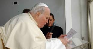 Moriva il 2 aprile 2005 papa giovanni paolo ii dall'attentato del 1981 all'attenzione ai giovani, al discorso di accusa a cosa nostra. Giovanni Paolo Ii Quindici Anni Fa Ci Lasciava Un Grande Papa Il Suo Segreto La Normalita Il Fatto Quotidiano