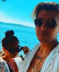 Paulina i Sebastian White 2115 Czekaj