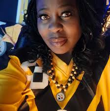 Lil snacky snack Jumbo Lump Crab Cake Company. I just really started eating  crab cakes when I moved here 6 years ago. One of da best ones I've eaten  since I been