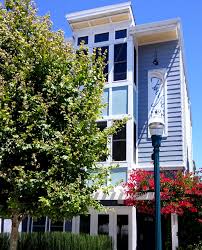 Pacific inn santa cruz offers its guests an indoor pool and a spa tub. The Pacific Blue Inn Stay Luxurious Stay Green