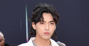 His parents separated in 2000. Lvphkowvhemom
