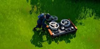 La boîte noire est une arme principale créée par la communauté pour le soldier. Fortnite Trouver La Boite Noire De L Avion Ecrase Defi Saison 5 Millenium
