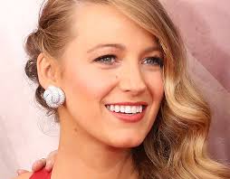 Moles can be seen as a beauty spot, barely noticeable, or as an unsightly lesion that you desperately want rid of. Hot Spots What Beauty Marks Tell Us About The World S Most Famous Faces Buro 24 7 Malaysia