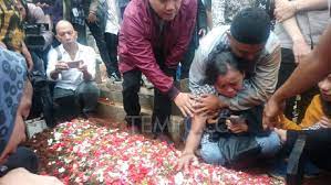 Video ekslusif terkini di astro gempak, bit.ly/ytgempak episod penuh tanah kubur musim 10, bit.ly/tnhkbrs10 dalam. Tanah Kubur Musim 10