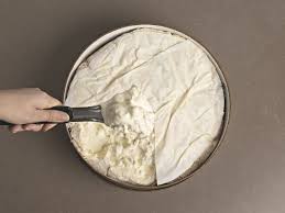 Come tutti sanno, il latte è la componente fondamentale per la produzione di qualsiasi tipologia di formaggio. Il Gorgonzola E Servito