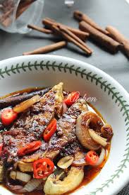 Selain menghemat biaya, kita juga bisa menyesuaikan umpan yang akan kita buat dengan situasi dan kondisi ikan mas yang akan kita pancing. Masak Kicap Ikan Bawal Emas Azie Kitchen