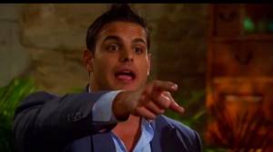 Drew and Desiree wall kiss