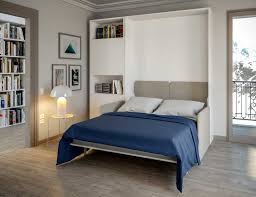 Questi letti trasformabili sono completi di rete ortopedica con doghe di faggio cinghiate e cinghie elastiche che consentono di poter tener fermo il materasso all'interno. Letto A Scomparsa Matrimoniale Poker Diotti Com