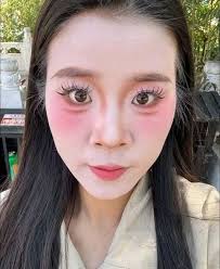 Me after watching a makeup tutorial: