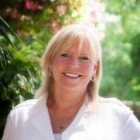 Linda Martinelli's Instagram, Twitter & Facebook