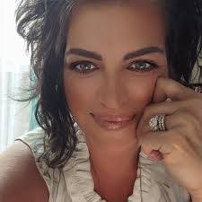 Dara Rowe's Instagram, Twitter & Facebook