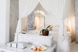 Share design inspiration, ideas and thoughts, beautiful images, great products. 8 Tips To Create A Balinese Style Bedroom Homeinawe