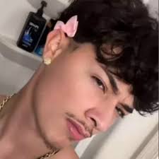 Chat with Alexander Daniel Márquez Santana, aka Alex Chinese