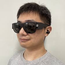 Can Large Language Models Be Good Companions? An LLM-Based Eyewear System  with Conversational Common Ground