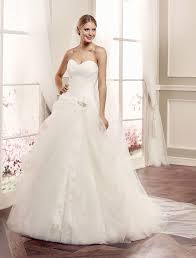 Make your wedding the envy of every bride with elegant strapless satin ball gown from alibaba.com. China Embroidary Strapless Tulle Bridal Gown With Satin Belt Wedding Dress China Wedding Dress And Wedding Bridal Dress Price