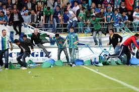 Biz bu şehri , bu şehrin takımını, plazma tv karşısında dijital bir ortamda, sanal bir kıvamda yalandan sevmedik. Caykur Rizespor Akhisar Belediyespor 2012 Football Violence