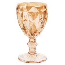 Verre A Pied Effet Diamant Ambre Verre A Pied Verre De Vin Et Maison Du Monde