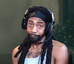 Who's still playing this ? This is so epic, great background.