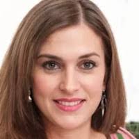 Cari Wolfe's Instagram, Twitter & Facebook