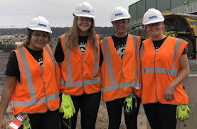 Students From The Girls Academy Program At Dubbo College Senior Campus Explore Peabody Wilpinjong Mine Manning River Times Taree Nsw