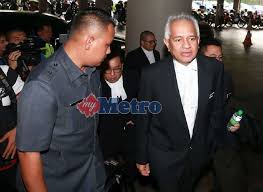 A defence counsel is a lawyer representing an accused person in criminal proceedings. Tujuh Peguam Wakili Najib