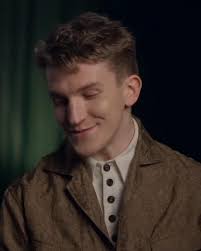 New ‼️ Stills of Ewan from the 'Ewan Mitchell & Tom Glynn-Carney React to  House of the Dragon Scenes' Promo from HBOmax 😮‍💨 He so stunning I'm  gnawing