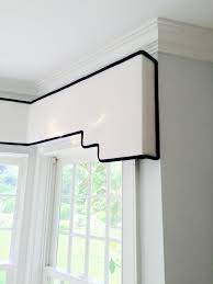 Soft Edged Stepped Cornice Board In Zimmer Rohde White Linen Contrast Welt In Robe Window Treatments Bedroom Valance Window Treatments Curtains With Blinds