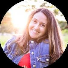 Maxine Lytle's Instagram, Twitter & Facebook