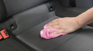 Helping blog 2) pour nettoyer et assainir le canapé et les coussins, saupoudrez du bicarbonate, laissez poser au moins une nuit puis passez l'aspirateur. Sieges De Voiture En Tissu Comment Bien Les Nettoyer