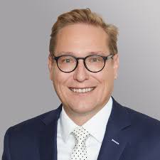 Dr Helmut Janssen, LL.M. (King's College London)