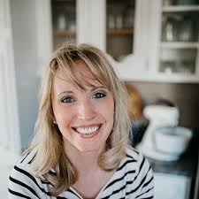 Joanne Marsh's Instagram, Twitter & Facebook