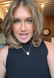 Hadley Tidwell (@shadleyhay)’s videos with Girlfriend