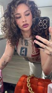 Lora Wood's Instagram, Twitter & Facebook