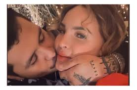 Las especulaciones sobre si belinda podría estar embarazada comenzaron a tomar mucha fuerza luego de que christian nodal le propusiera matrimonio tras 10 meses de relación. Belinda Esta Embarazada Pop Extremo