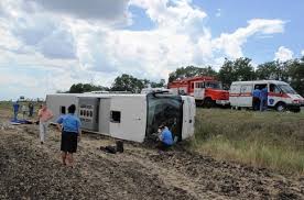 Житель запорожской области изнасиловал дочь, пока жена была в роддоме. Novosti Zaporozhya Dtp Turisty Vyletali Iz Okna Avtobusa