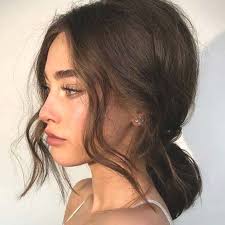 The fuzz ponytail will certainly let you stand out of the crowd, attracting the attention of others. Loose Ponytail Short Hair 2019 Ecemella