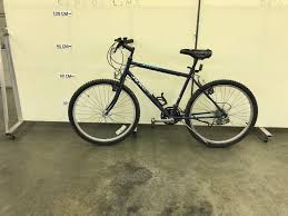 Repp auction by dave acker, auctioneer. Blue Huffy Jackal Dx 18 Speed Mountain Bike