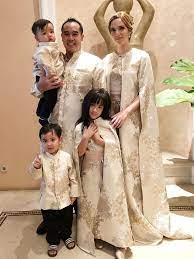 Profil dan biodata nia ramadhani foto nia ramadhani, agama nia ramadhani, profil nia ramadani, biodata nia, orang tua nia ramadhani. 5 Momen Nia Ramadhani Dan Ardi Bakrie Kaget Oleh Komentar Anak Soal Sekolah Showbiz Liputan6 Com