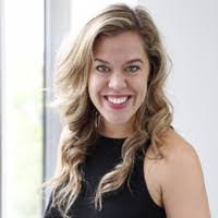 Elaine Tobin's Instagram, Twitter & Facebook