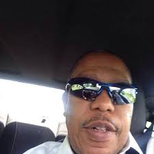 DJ sails in past John Lucas for two points...