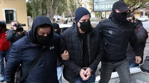 Τι γίνεται πίσω από τα κάγκελα. 506oggmyzkgt9m