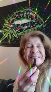 WAKEY BAKEY.... HAVE A MARVELOUS MONDAY FAM... MY DAY HAS STARTED...TO ALL  A HIGH DAY ❤️ 💚