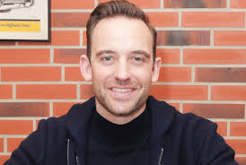 Un animal sauvage » de Joël Dicker : pourquoi l'auteur star a-t-il nommé sa  maison d'édition Rosie & Wolfe ?