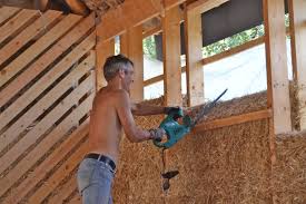 Straw Bale House In Prinias Crete Straw Bale Infill Done By Herbert Gruber Asbn Www Baubiologie At Strohballenhaus Strohhaus Lehmhaus