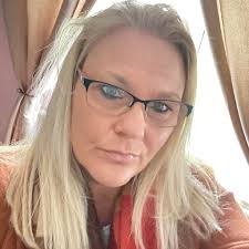 Can somebody recommend a mobile disco for 24 June for 5 hours in Leigh.