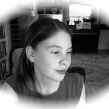 Iris Hyde's Instagram, Twitter & Facebook