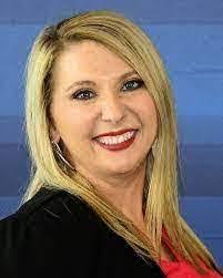 Julie Kriebel's Instagram, Twitter & Facebook