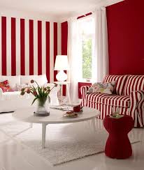 Wandfarbe Die Rote Wand Streifen Look In Rot Weiss Wohnzimmer Weiss Tapete Rot Rotes Zimmer