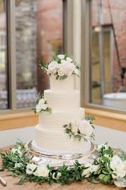 A Cheekwood Gardens Wedding Filled With Florals Nashville Tn Romantic Wedding Cake Simple Wedding Cake Wedding Cakes With Flowers