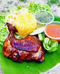 Untuk entri kali ini, saya akan berkongsi resepi nasi ayam. Resepi Nasi Ayam Sedap Dimakan Dengan Sos Umphh Memang Gerenti Sedap Kitpramenulis
